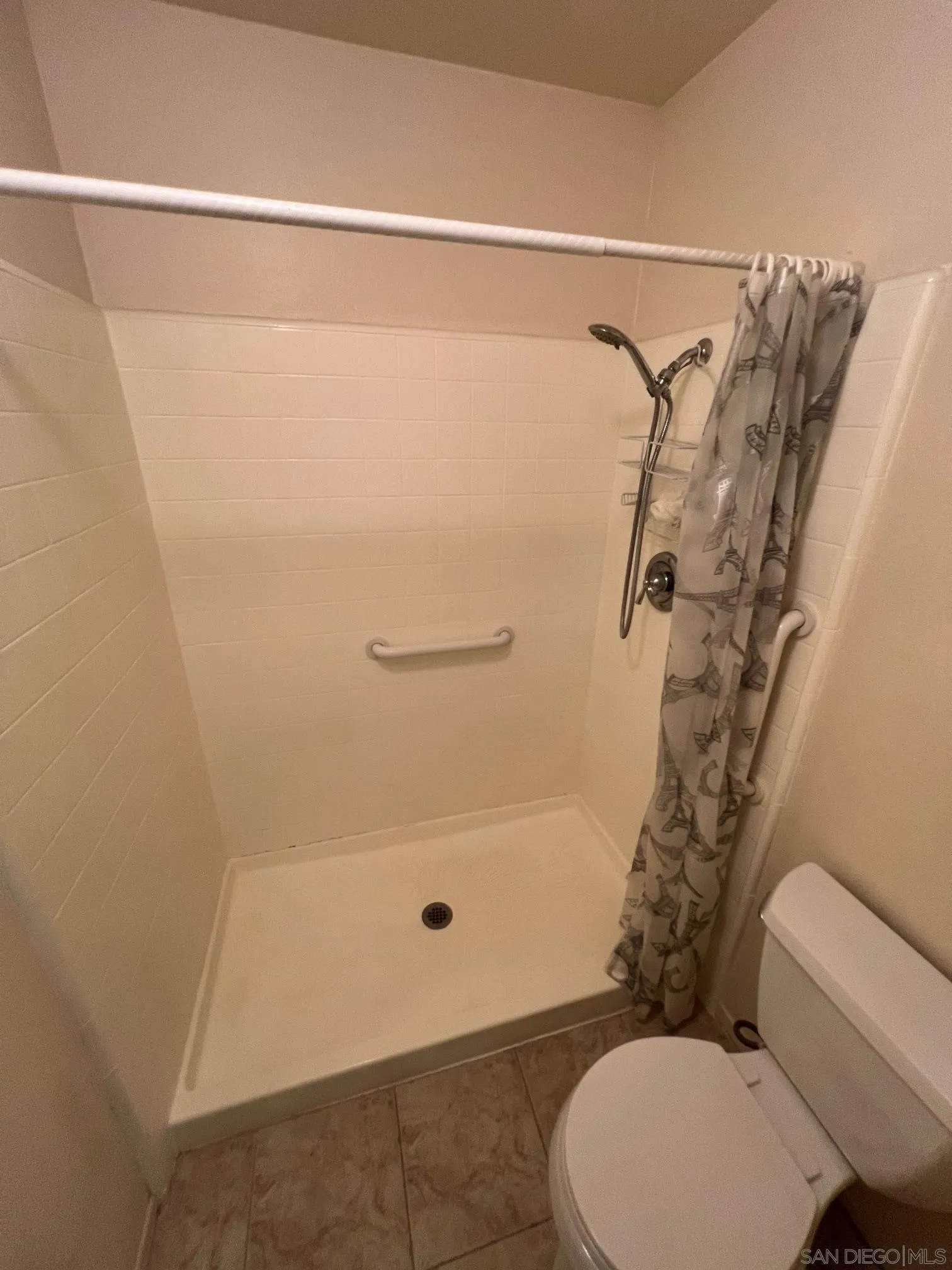 https://cdn.realtyfeed.com/cdn/127/250040267/9af619d2c447b57baa7ee778a4ceef5e.webp