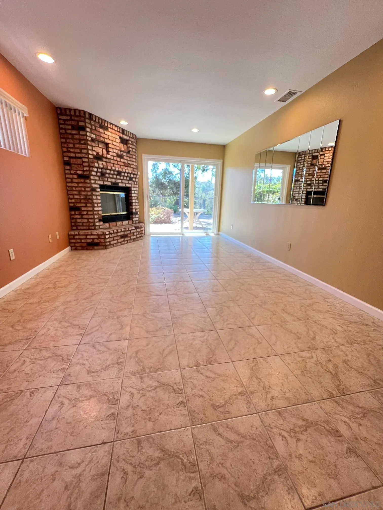 https://cdn.realtyfeed.com/cdn/127/250040267/ffb8e5f507c89574f5a307ae34f5de09.webp