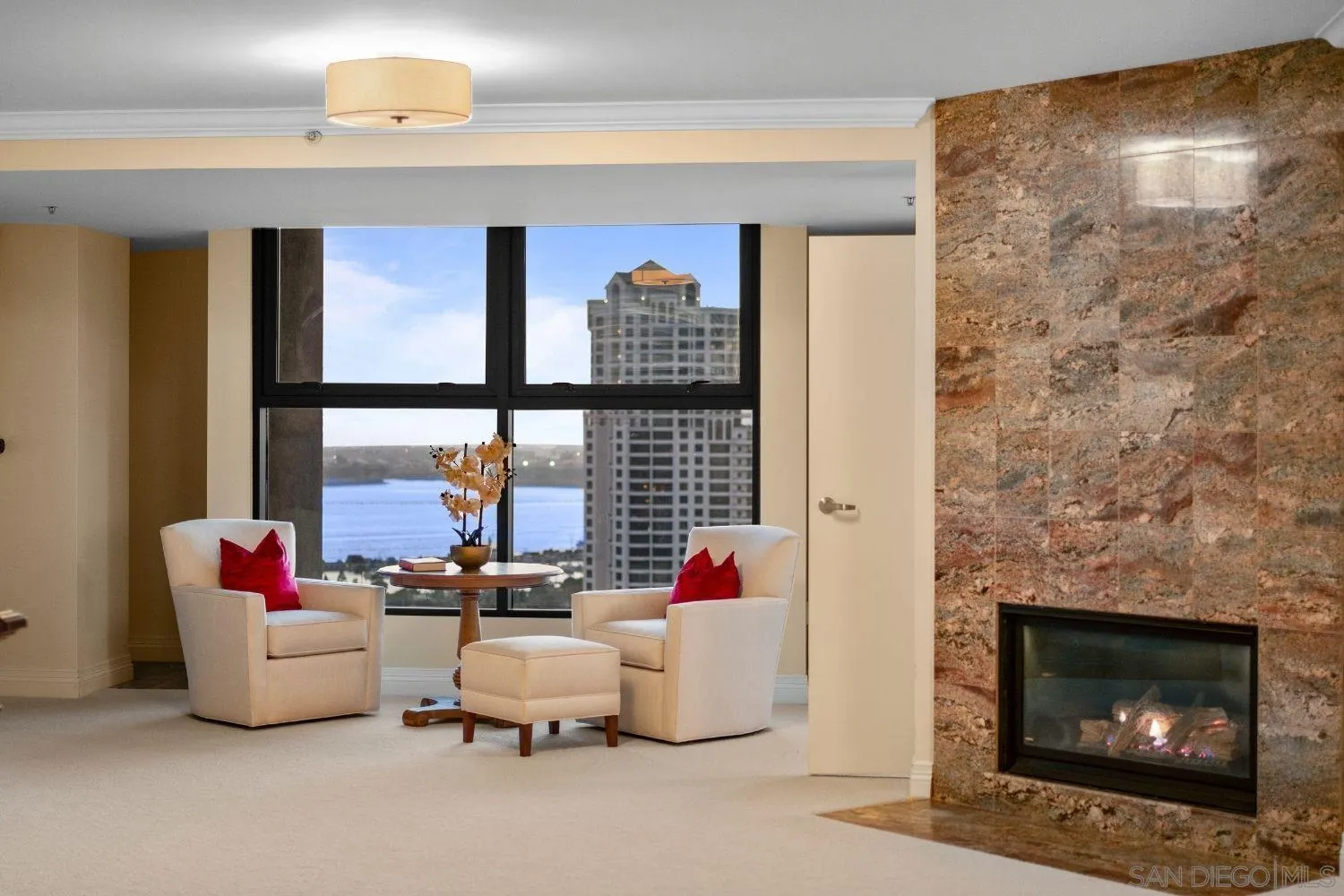 https://cdn.realtyfeed.com/cdn/127/250040270/b63c4aae2f776c1b0ad03a321535f39c.webp
