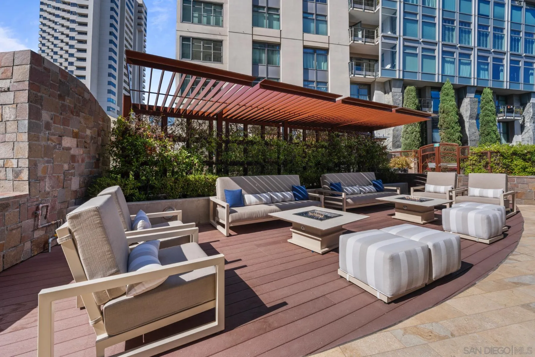 https://cdn.realtyfeed.com/cdn/127/250040270/e559e192ae28578ee1cd8bcd20d4f4e1.webp