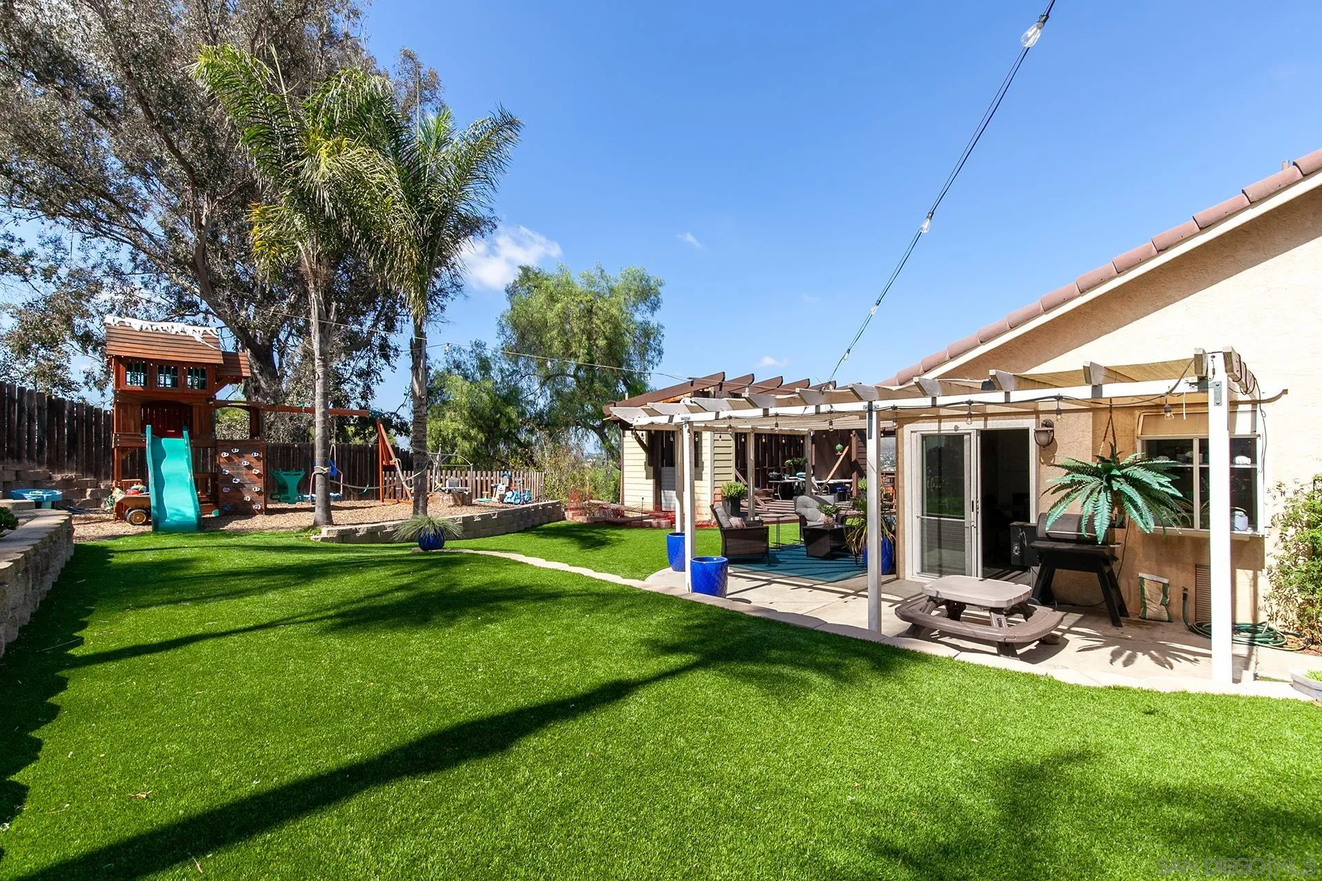 https://cdn.realtyfeed.com/cdn/127/250040276/b3ba9e0a4752780b6d1767fae2de9dc4.webp