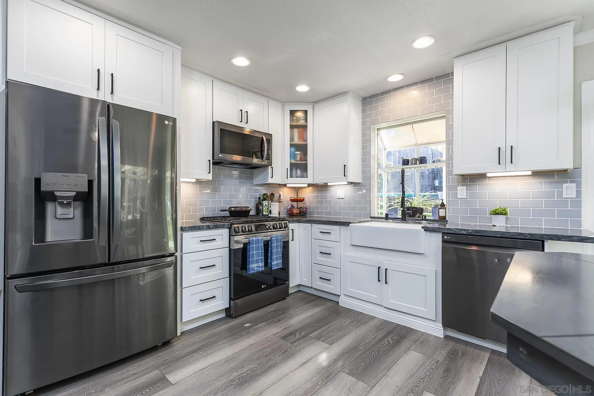 https://cdn.realtyfeed.com/cdn/127/250040276/ddbef7d19491c22f3b6ef62d0cf60649.webp
