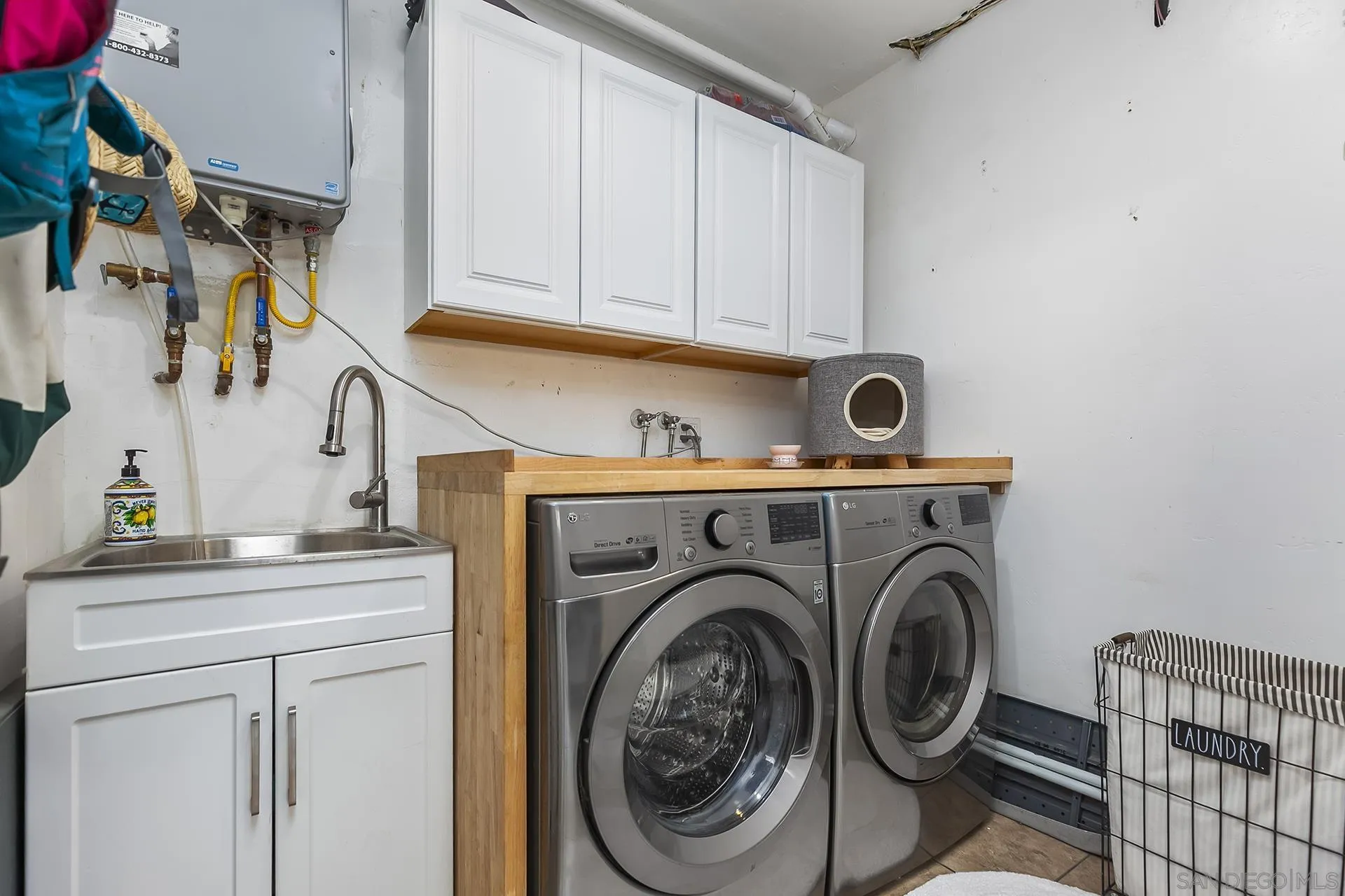 https://cdn.realtyfeed.com/cdn/127/250040276/ebe07f39e424712ea3997716aee539bf.webp