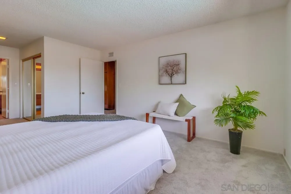 https://cdn.realtyfeed.com/cdn/127/250040277/148ae02c5092c47da7f56a93d3797f3d.webp