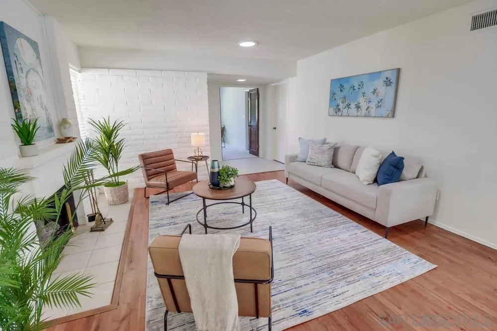 https://cdn.realtyfeed.com/cdn/127/250040277/c2de21c2f6a90d7b56a99352ee1d2d9d.webp