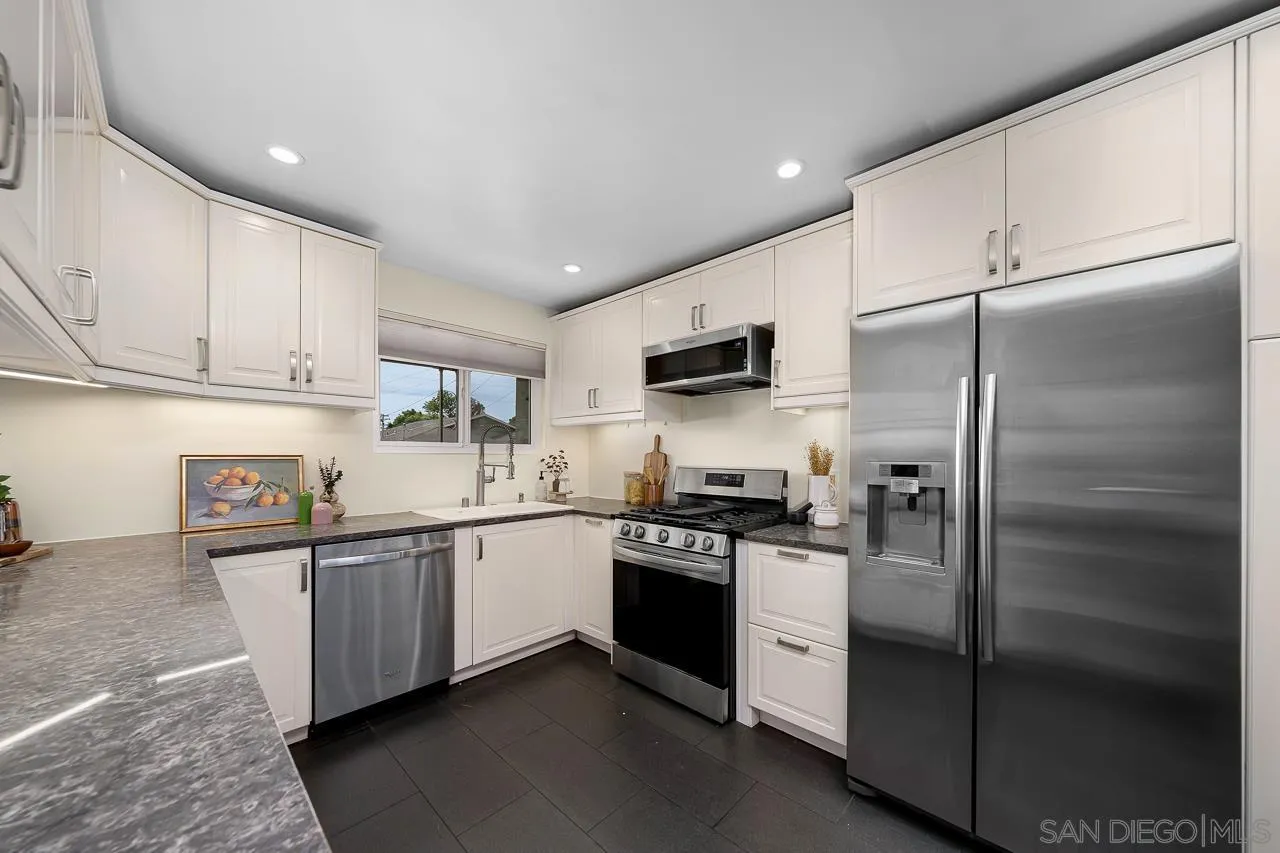 https://cdn.realtyfeed.com/cdn/127/250040288/e3d20c2590b149f39df32b7b3eca4115.webp