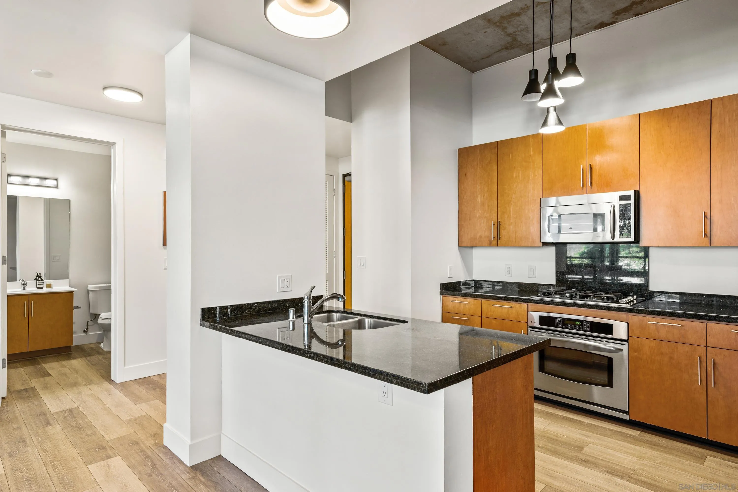 Photo #7: 250040297 Listing: Photo #7