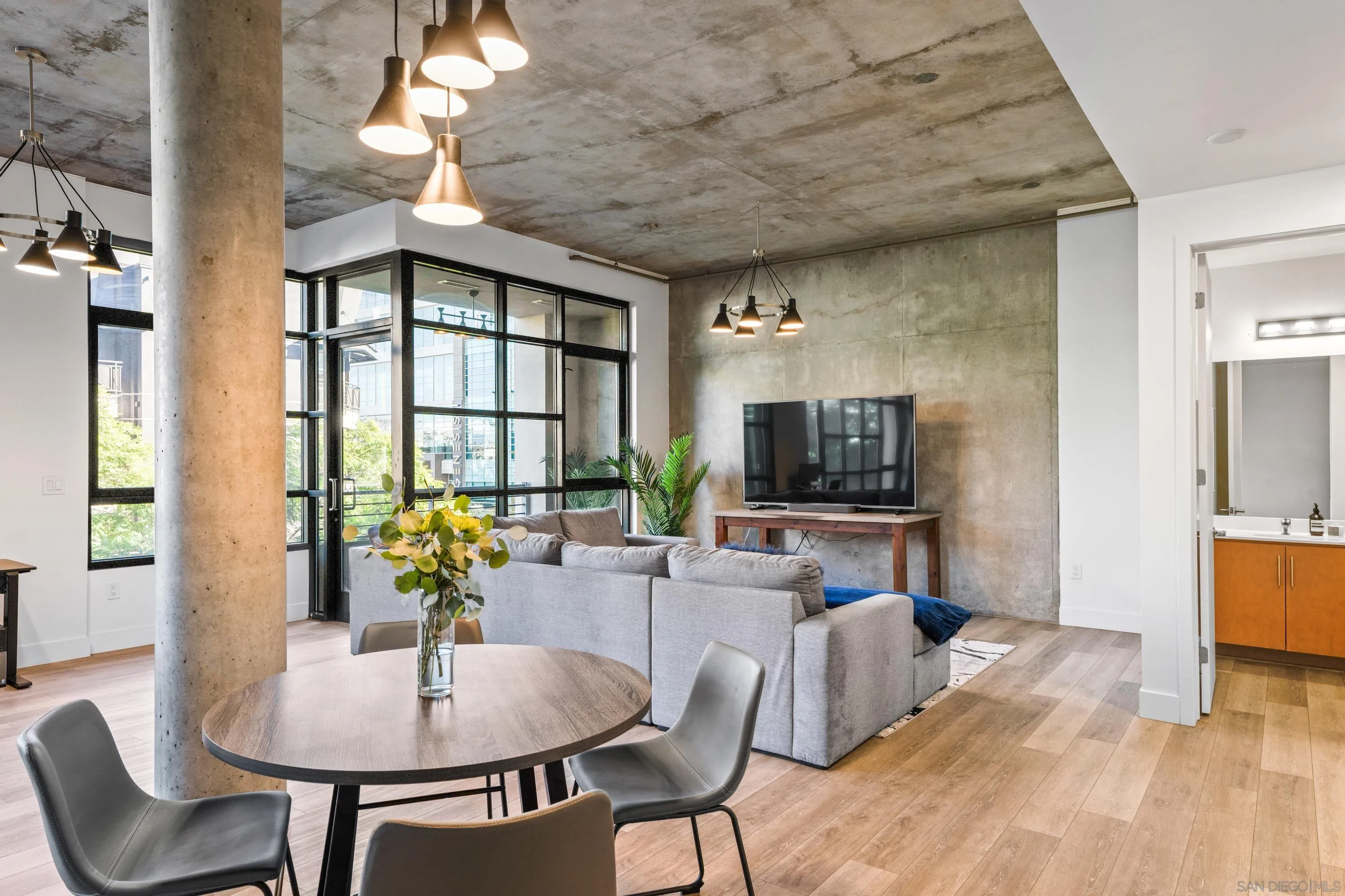 Photo #3: 250040297 Listing: Photo #3