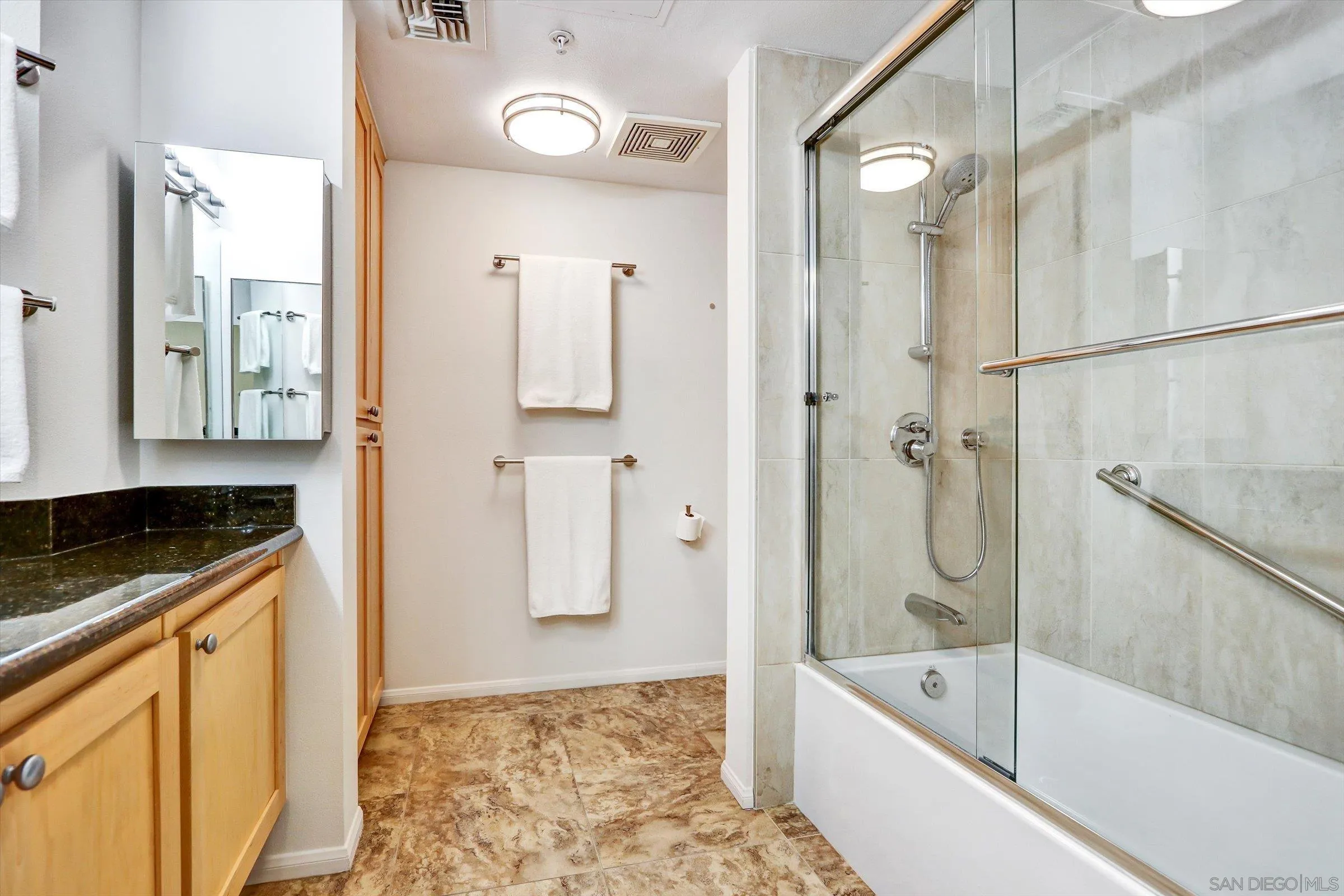 Photo #8: 250040298 Listing: Photo #8