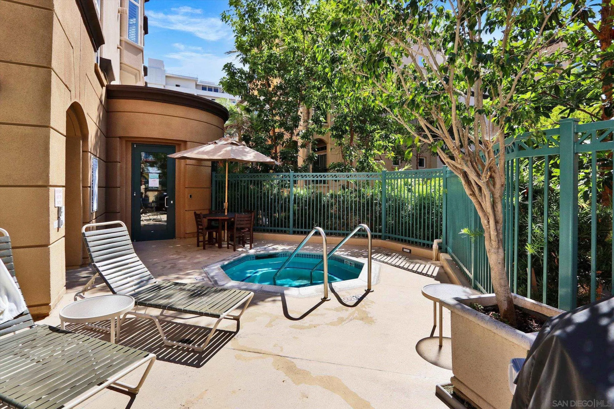 Photo #17: 250040298 Listing: Photo #17