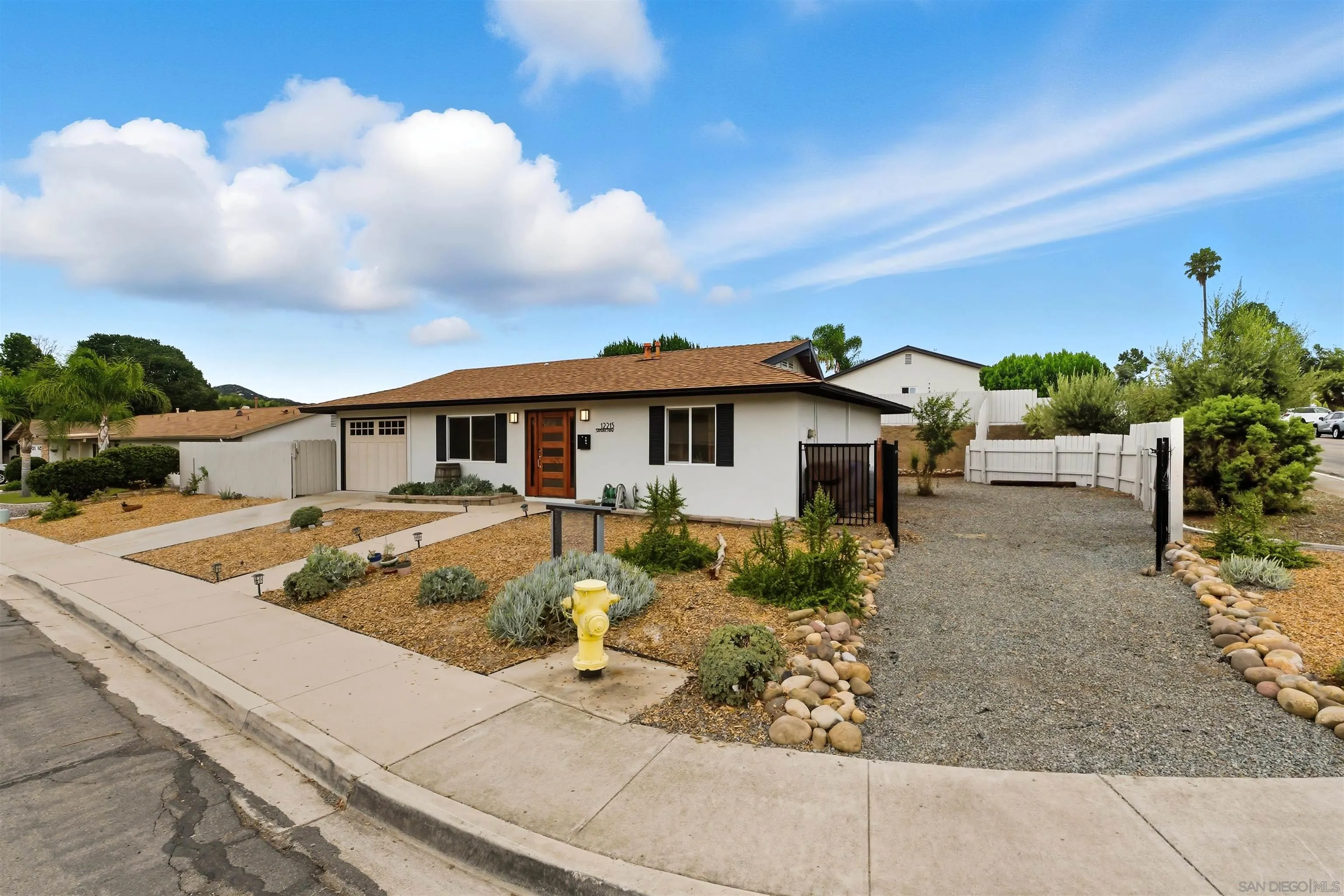 https://cdn.realtyfeed.com/cdn/127/250040300/82d4f0c74af8b7a5a91fc9a65b9460c9.webp