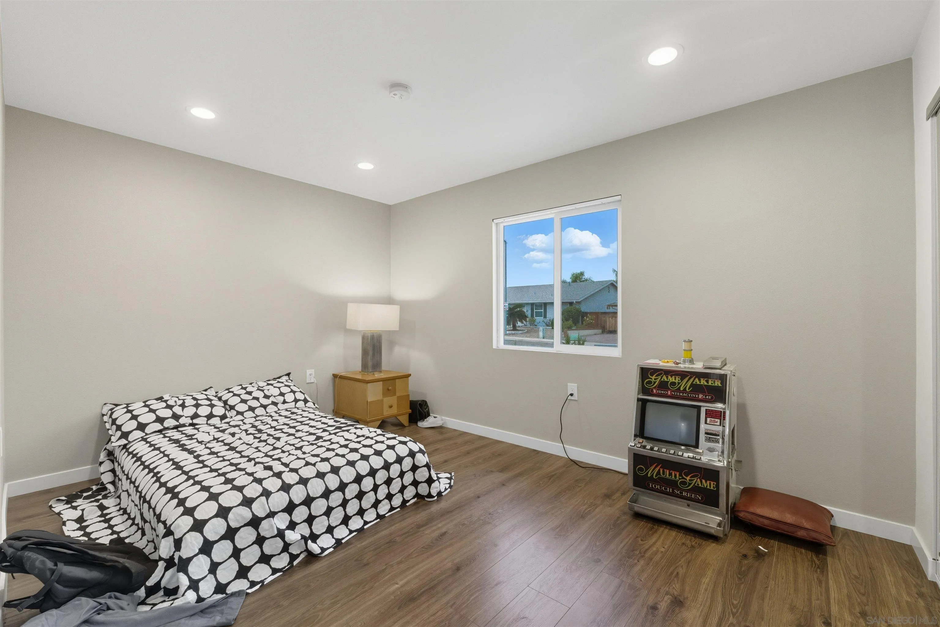 https://cdn.realtyfeed.com/cdn/127/250040300/9c7540d42b8f261b8a9bfffe7f7ca8b4.webp