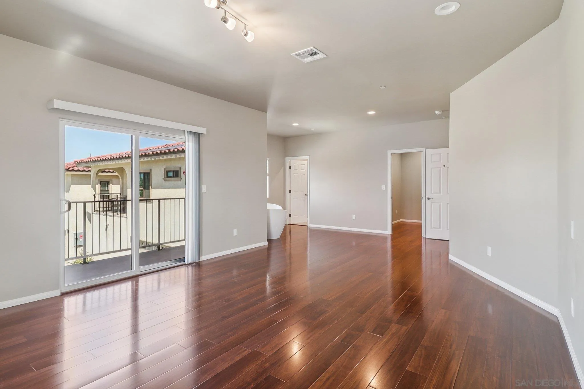 https://cdn.realtyfeed.com/cdn/127/250040301/5c637fc16e8cdc829c53abef631b6454.webp