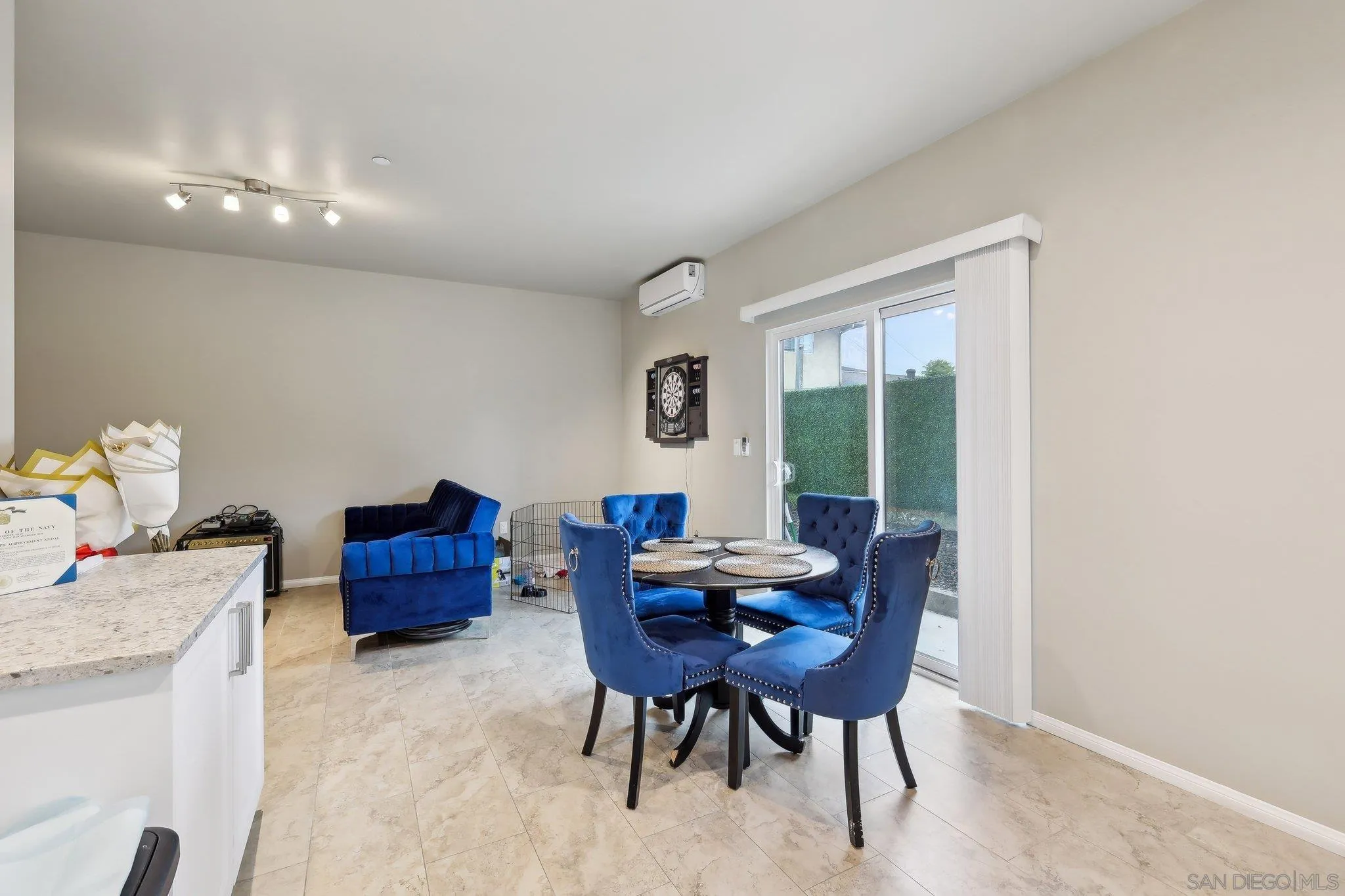 https://cdn.realtyfeed.com/cdn/127/250040301/950bc418a66cbe4cacdb32ace353a15a.webp