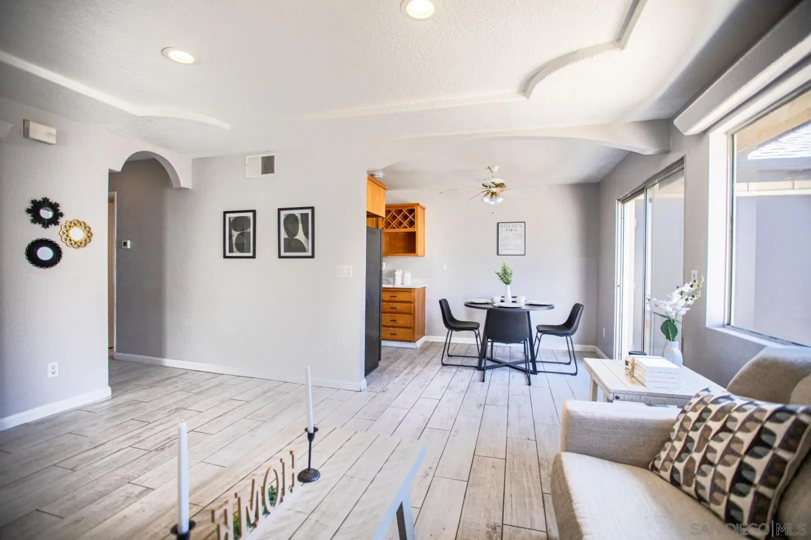 https://cdn.realtyfeed.com/cdn/127/250040304/923da37014d3071d1faf9ca5d4bf0f23.webp