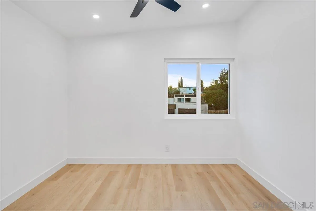 https://cdn.realtyfeed.com/cdn/127/250040306/2e5e5dc84843d1d1db46e501e7c16277.webp