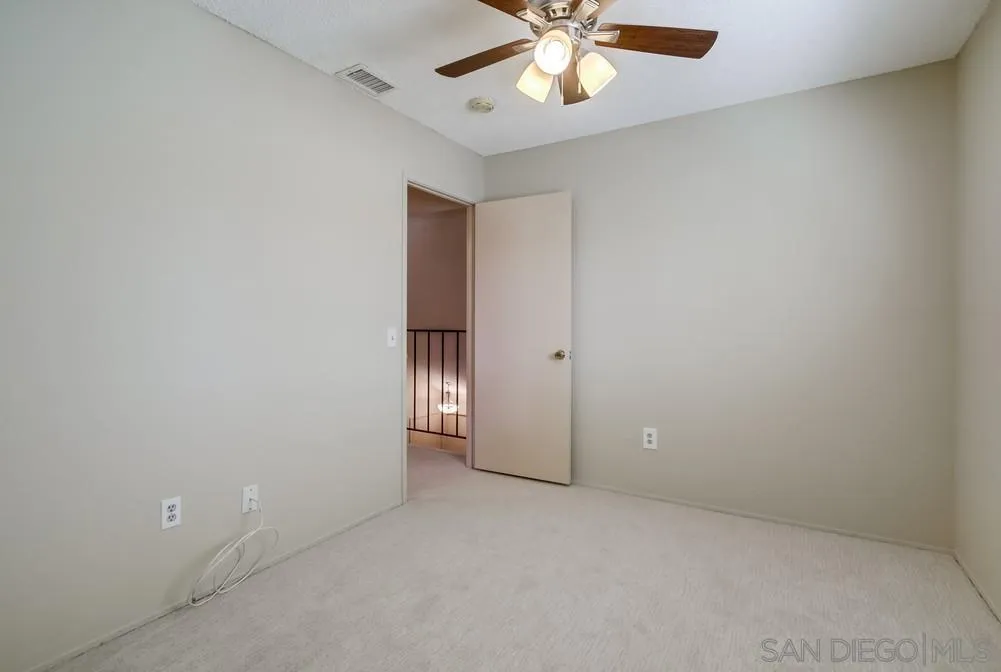 https://cdn.realtyfeed.com/cdn/127/250040310/77cbfab5170c497c2a239b0d6b546419.webp