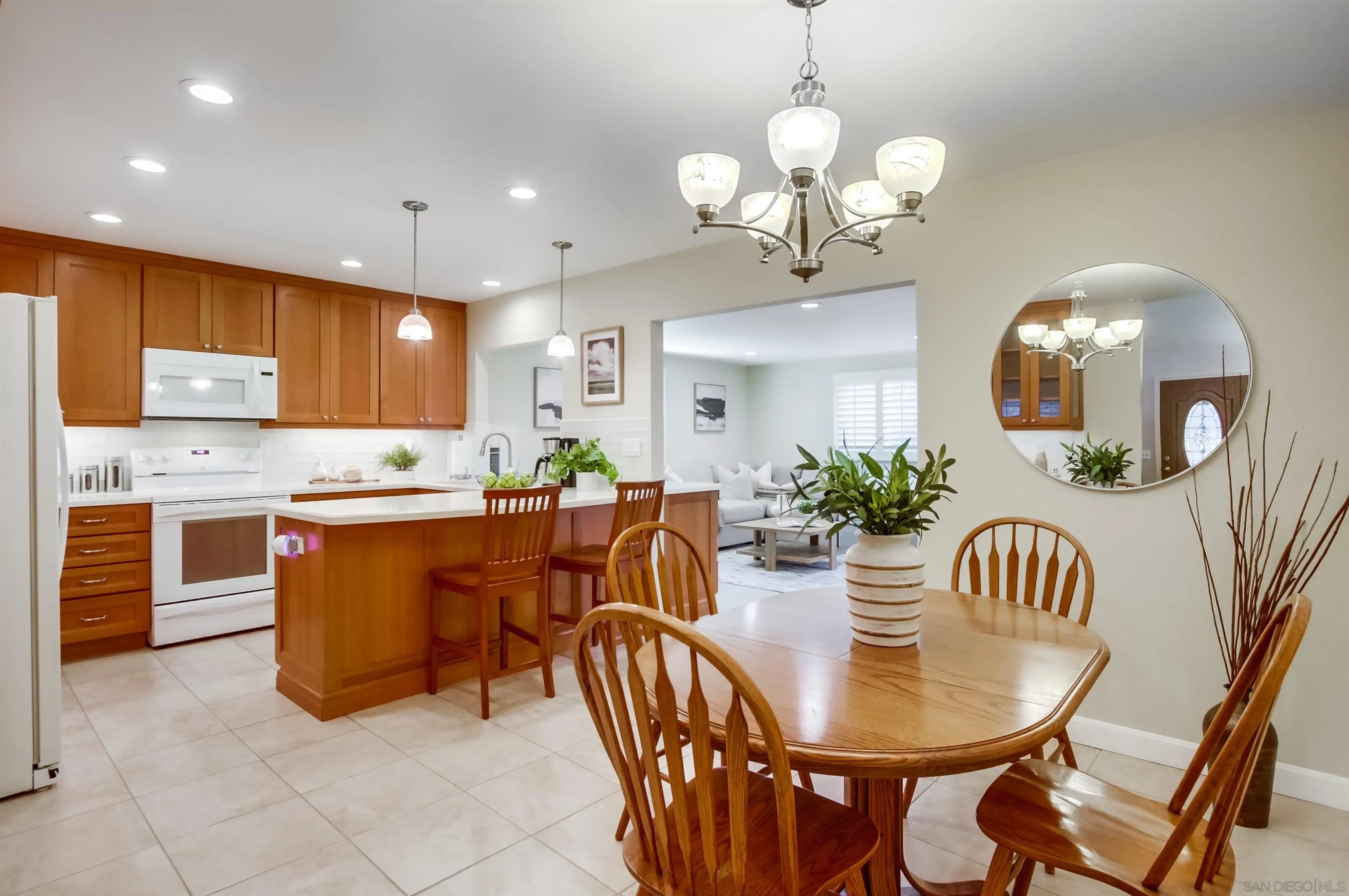 https://cdn.realtyfeed.com/cdn/127/250040310/796f7fbabe94e8302fc3f1cdb92bd71e.webp