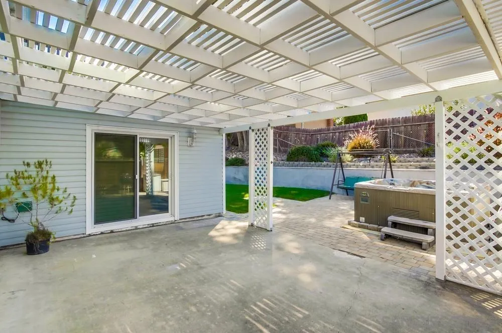 https://cdn.realtyfeed.com/cdn/127/250040310/7f7bb893a0fd889f3bd81ad13fbeca54.webp
