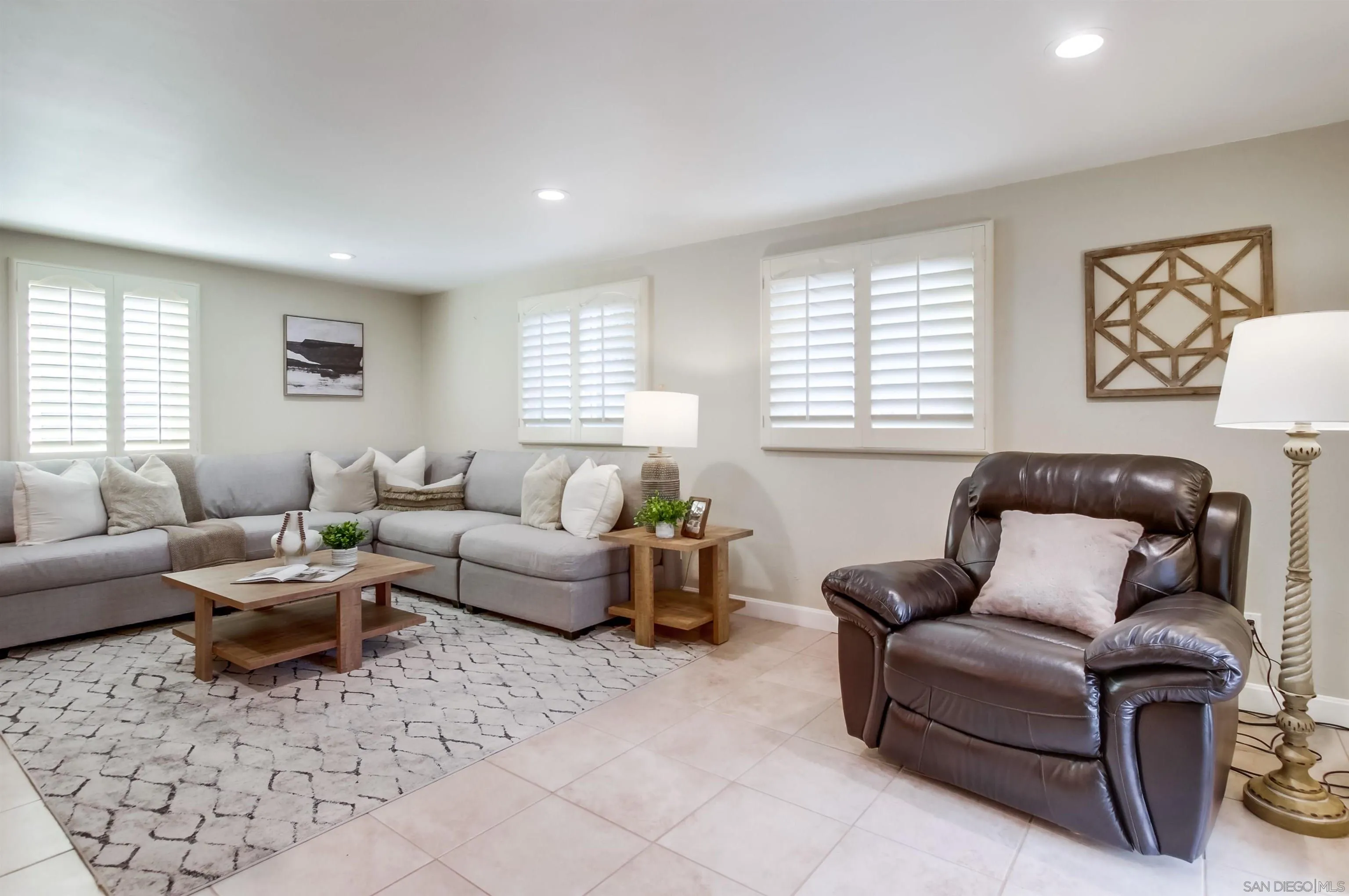 https://cdn.realtyfeed.com/cdn/127/250040310/8ebbf262da5cd75a38d99a108e14a774.webp