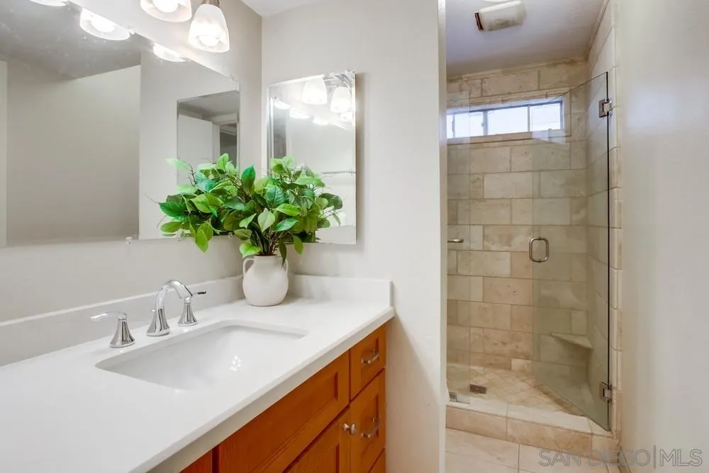 https://cdn.realtyfeed.com/cdn/127/250040310/98df86b79a6dfb068236e68212f7079a.webp