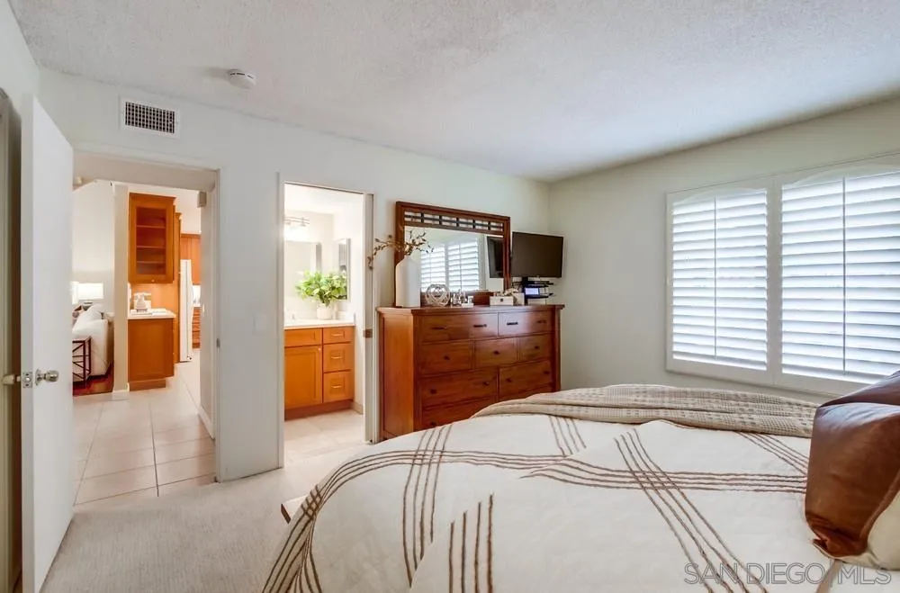 https://cdn.realtyfeed.com/cdn/127/250040310/e9dcfd6db83aafb8419d1f4a220e8791.webp