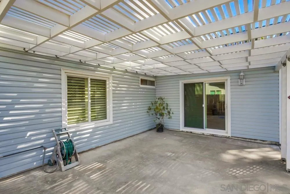 https://cdn.realtyfeed.com/cdn/127/250040310/f7613f1f0fd8d8ab5722260a4ca46919.webp