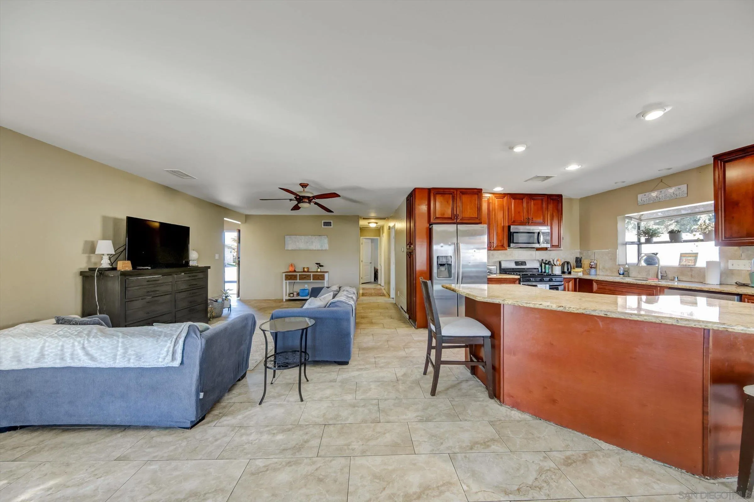 https://cdn.realtyfeed.com/cdn/127/250040311/0565ee10873b3ff182ea8f05fea626d6.webp