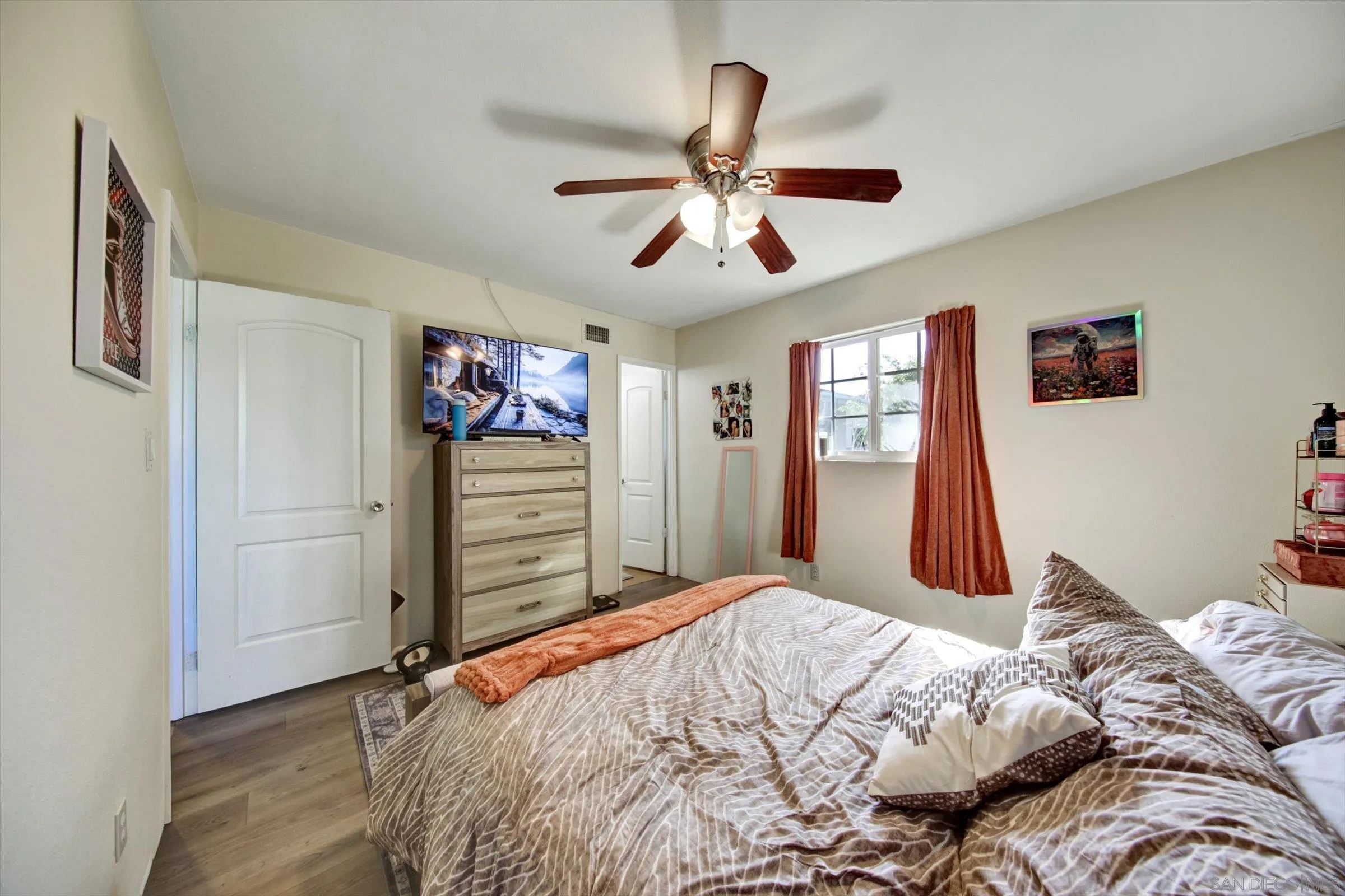 https://cdn.realtyfeed.com/cdn/127/250040311/2c32eb889fc09e5bf0eac388f23b2fcf.webp