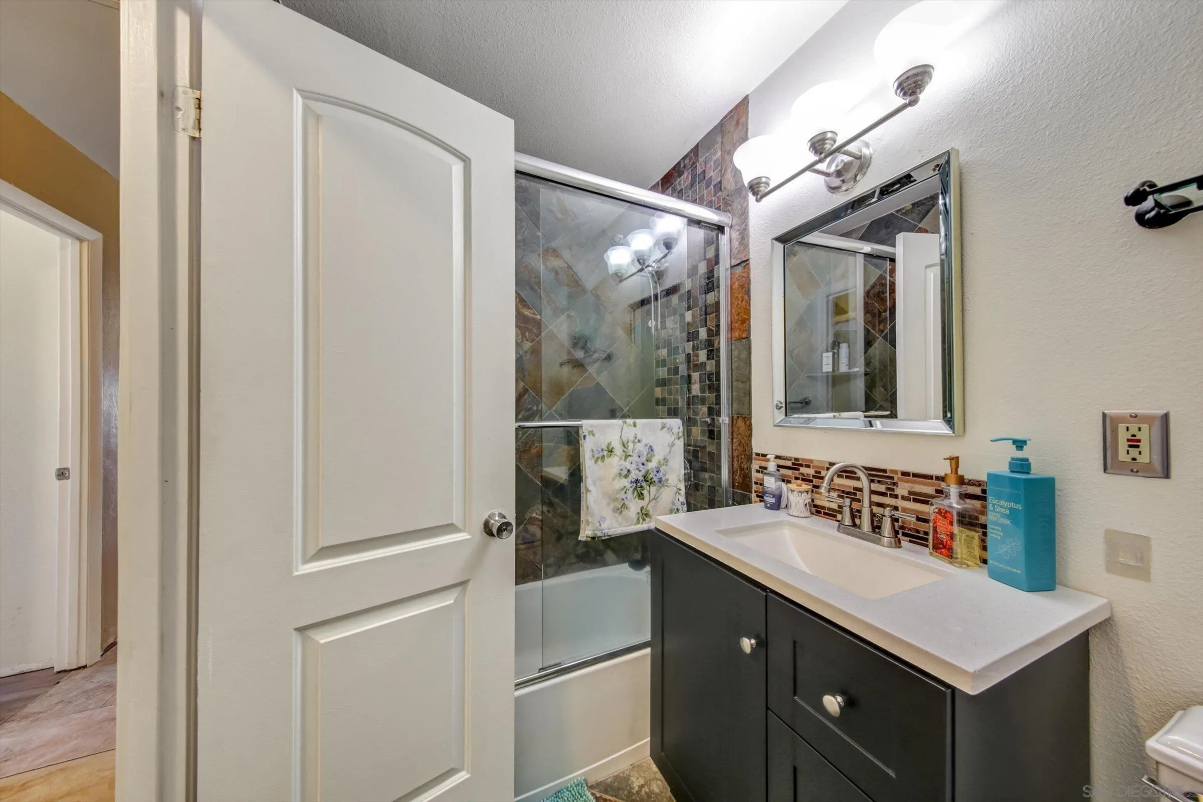 https://cdn.realtyfeed.com/cdn/127/250040311/3bc4c55fd1099f36778ad1c78b470813.webp