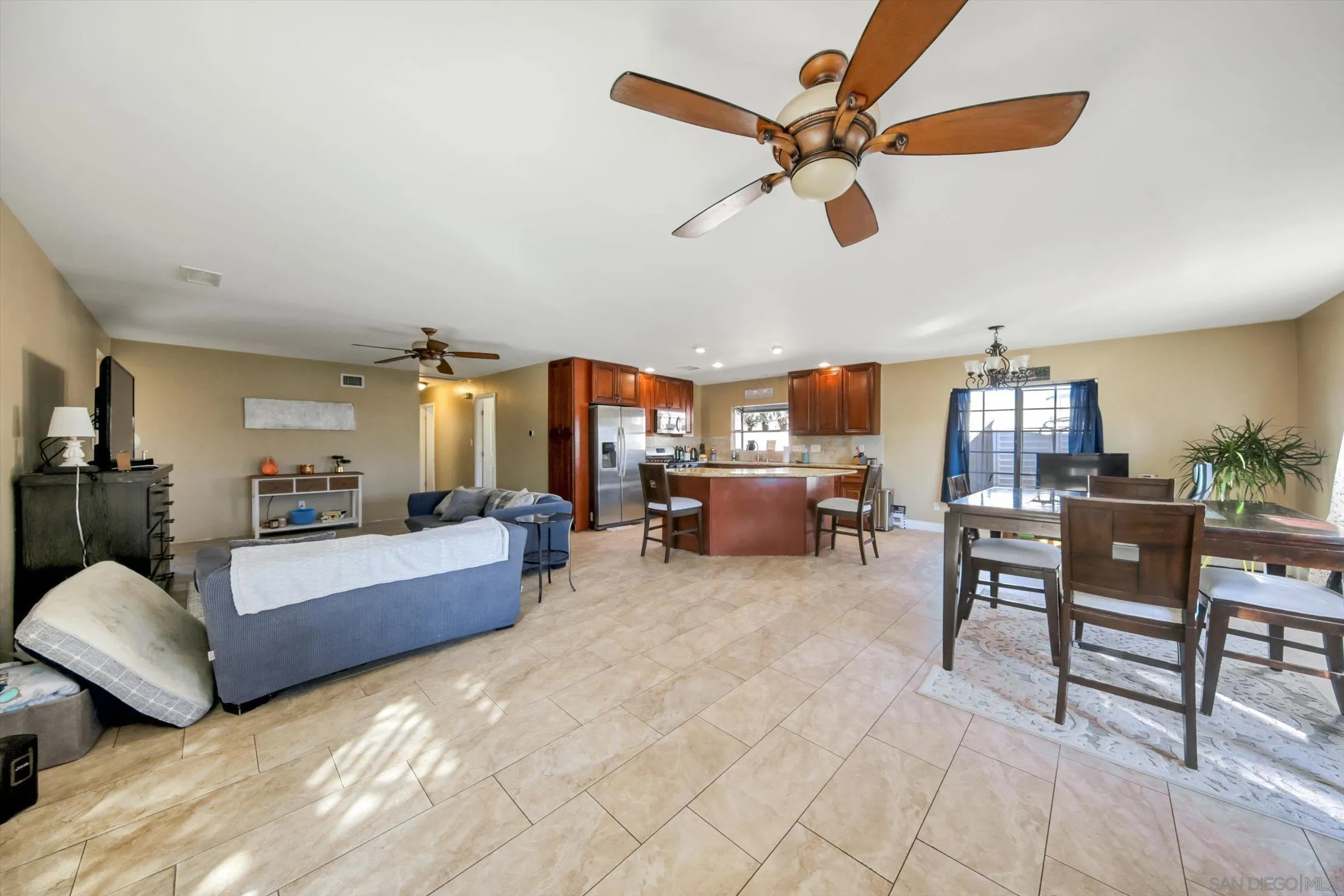 https://cdn.realtyfeed.com/cdn/127/250040311/5583bbe0142d2081e05378a8df7a104d.webp