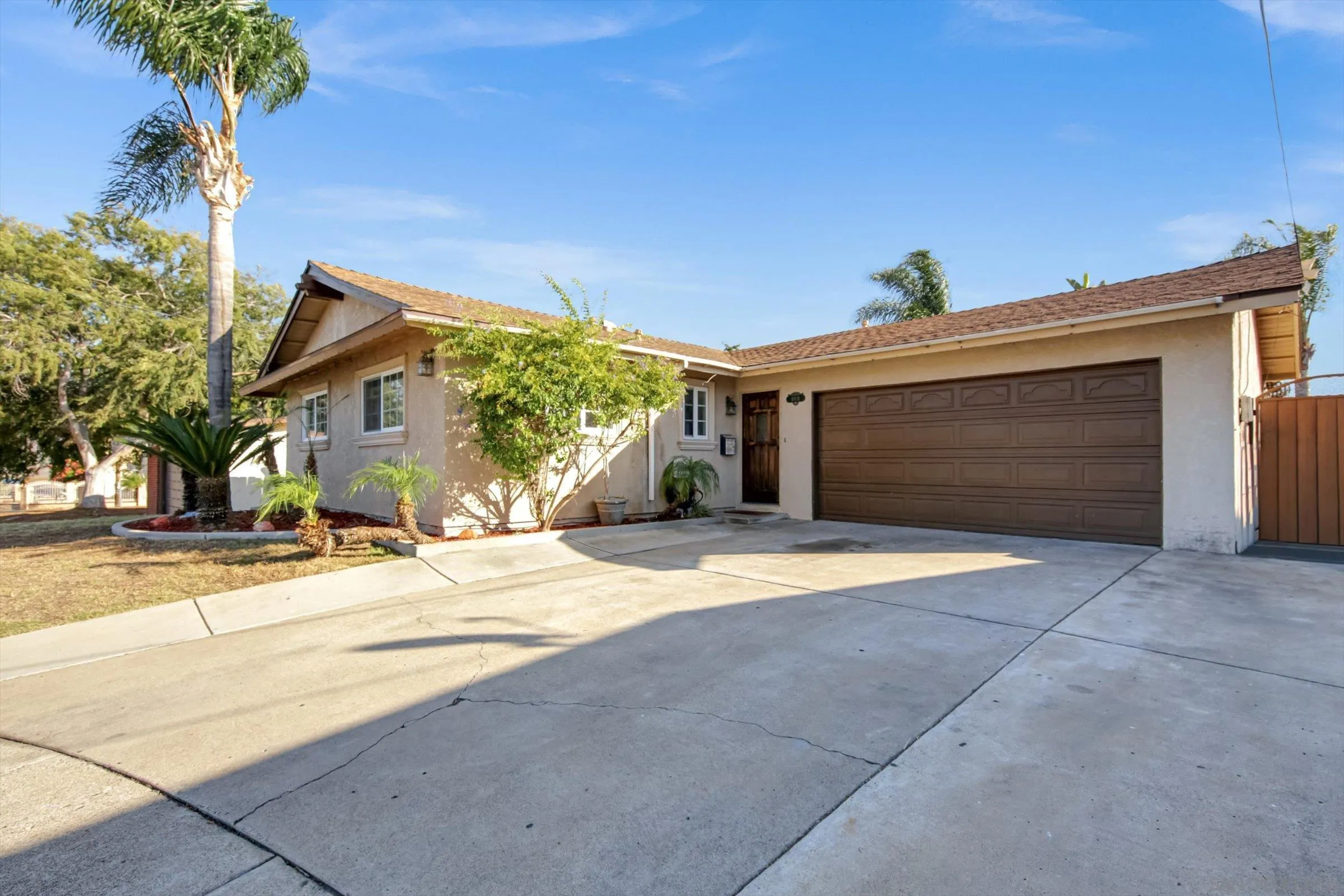 https://cdn.realtyfeed.com/cdn/127/250040311/da844bba5d046e547cb30d1747cd034f.webp
