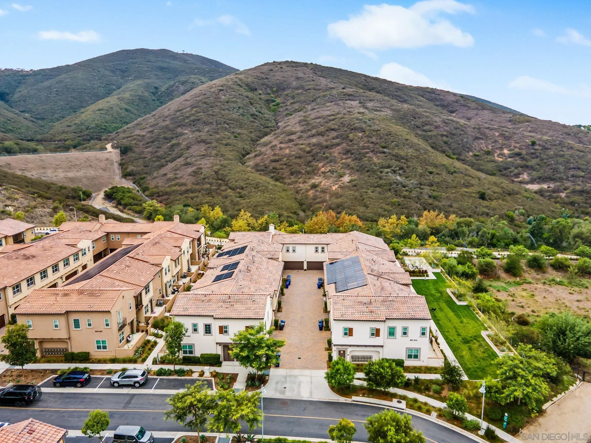 https://cdn.realtyfeed.com/cdn/127/250040321/a54102cdf40d2e57324f4f15708bc18d.webp