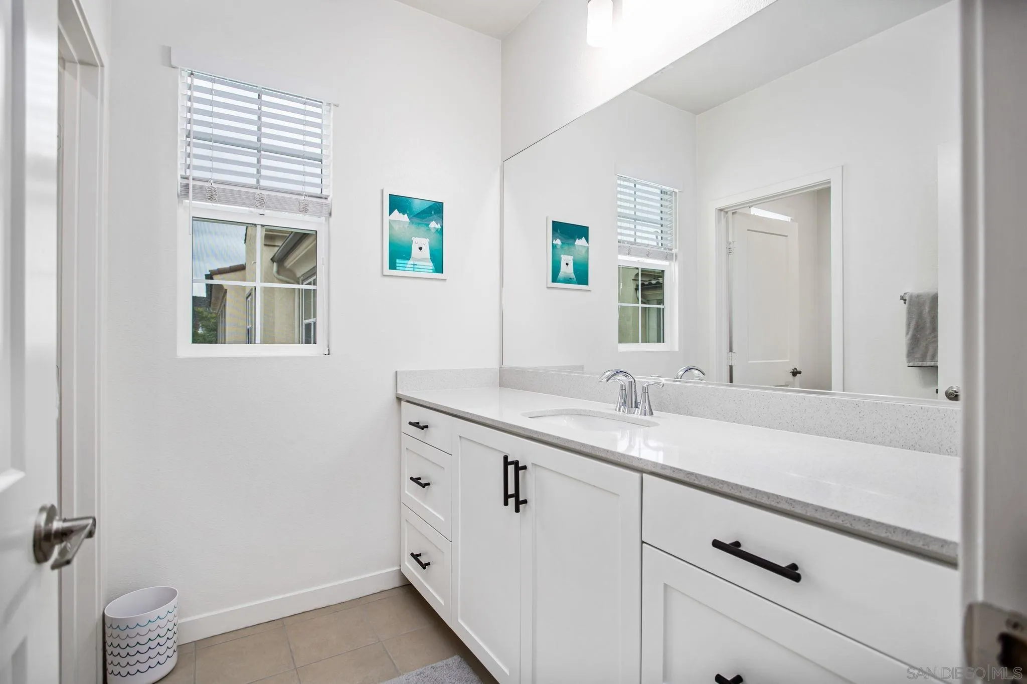 https://cdn.realtyfeed.com/cdn/127/250040321/ba21cd58792a4d3abe6de14f99ea2f98.webp