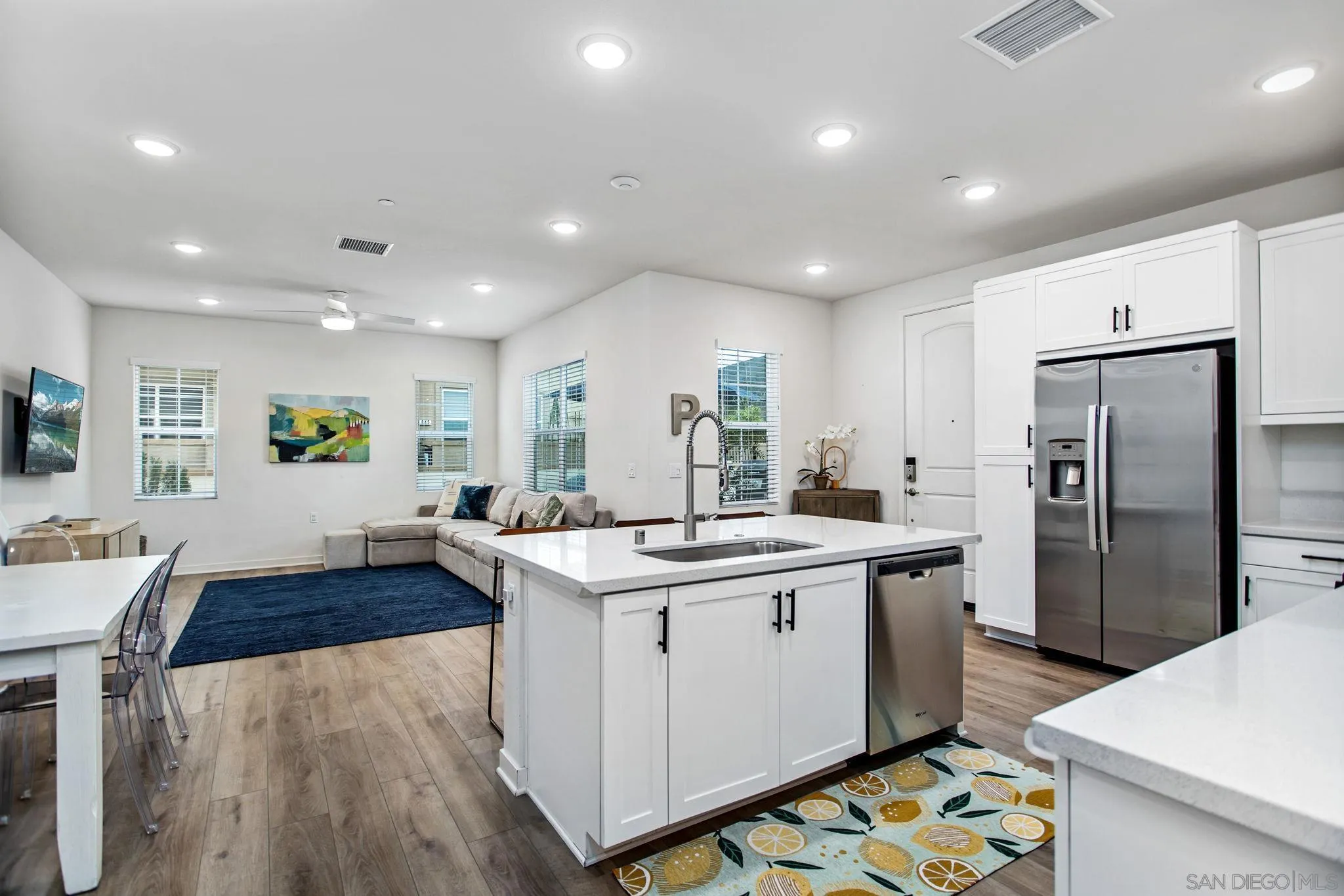 https://cdn.realtyfeed.com/cdn/127/250040321/bb0a00a629f0055dec3357049bce4c8b.webp