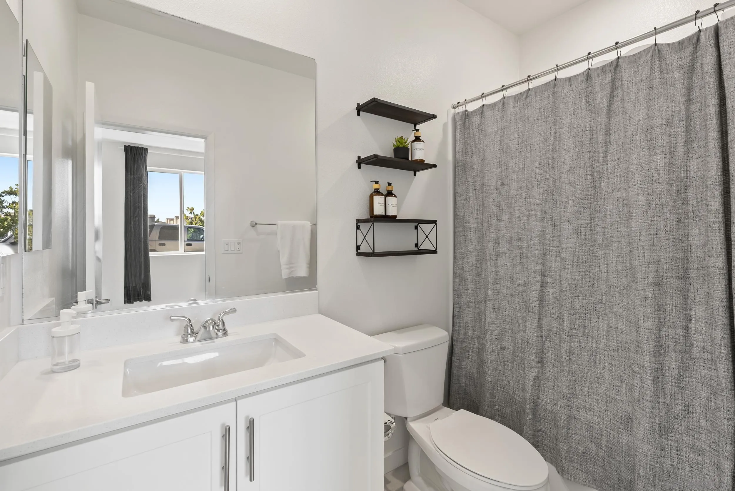 https://cdn.realtyfeed.com/cdn/127/250040324/55164f143f34859bb92c99bf12a385fa.webp