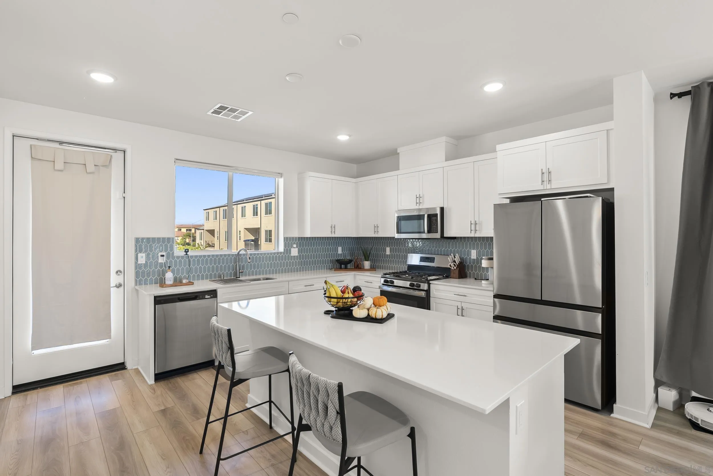 https://cdn.realtyfeed.com/cdn/127/250040324/91ca4d18303bf38f96c1c6f862ca7790.webp