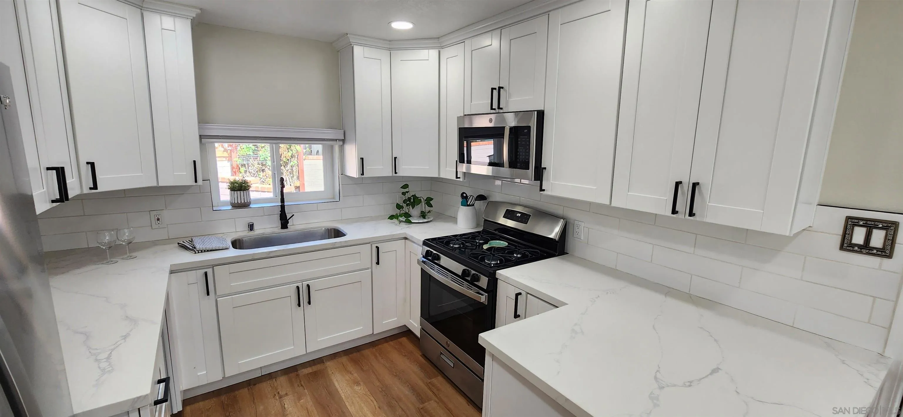 https://cdn.realtyfeed.com/cdn/127/250040328/060fa9865225b617f1ce97b82e35e7ed.webp