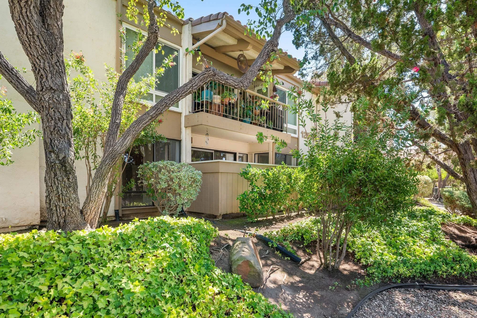 https://cdn.realtyfeed.com/cdn/127/250040332/00485cc3d5789d56dc4b7273d0cdd3d3.webp