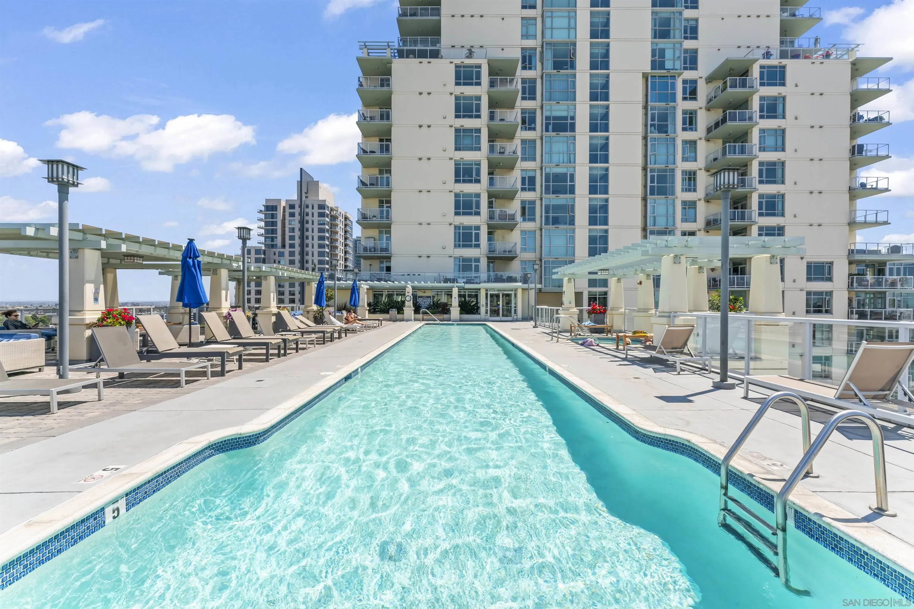 https://cdn.realtyfeed.com/cdn/127/250040333/04c36420e515d1db2ff856a303e5262d.webp
