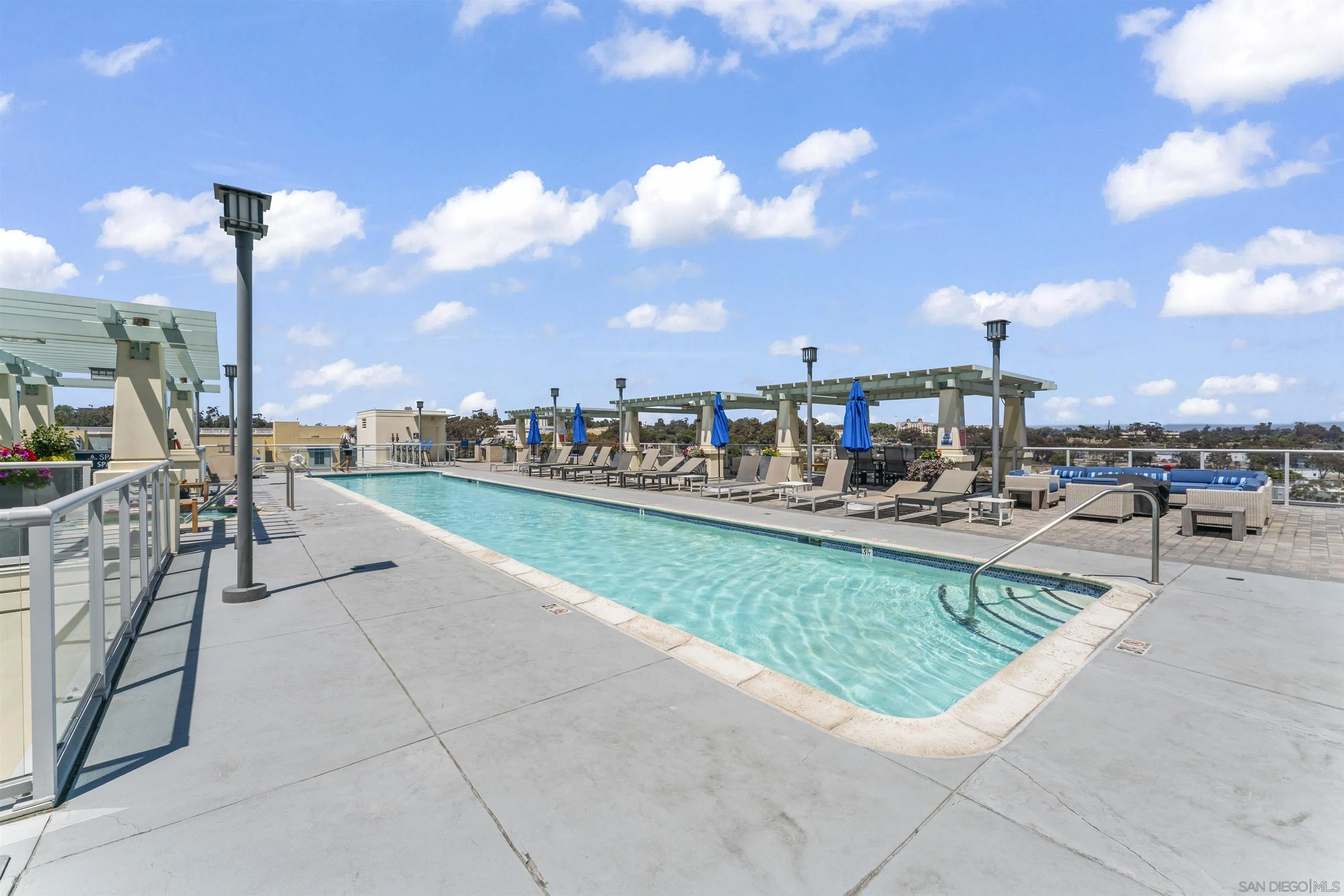 https://cdn.realtyfeed.com/cdn/127/250040333/9fde663e145e58321f6916a7ec9f540f.webp