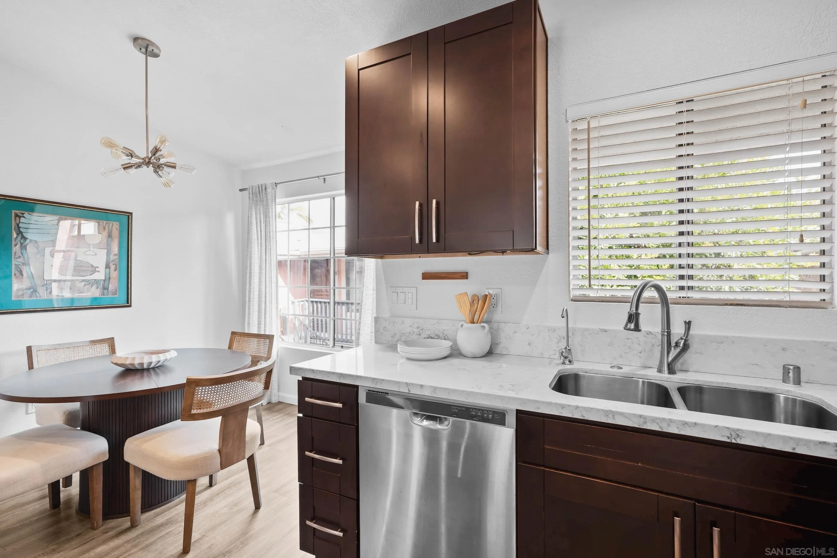 https://cdn.realtyfeed.com/cdn/127/250040345/506c1460ffa620dba6f5e75d23a8cfdf.webp