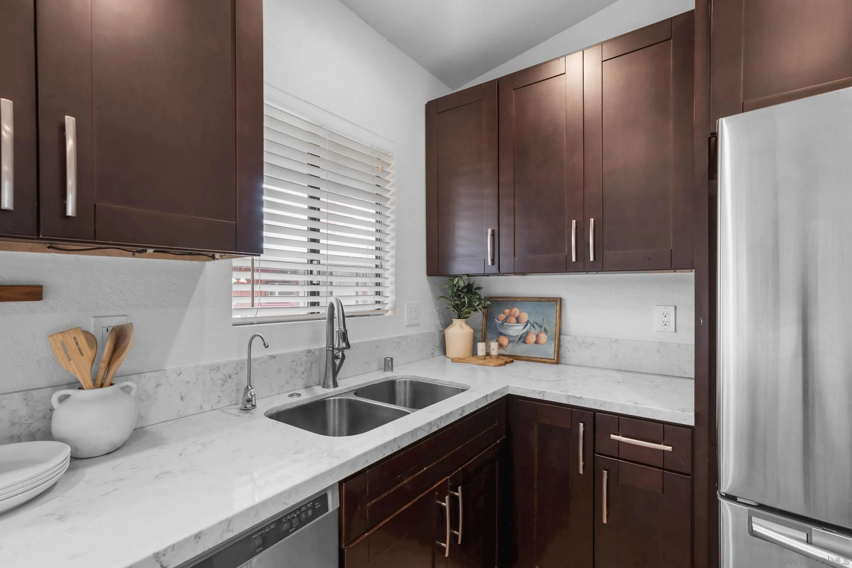 Photo #10: 250040345 Listing: Photo #10