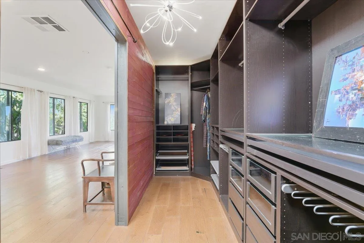 https://cdn.realtyfeed.com/cdn/127/250040348/813468e22e059a56213aca97fbe259c6.webp
