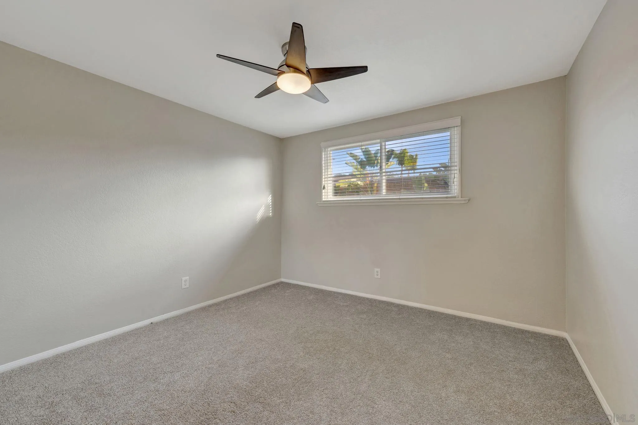 https://cdn.realtyfeed.com/cdn/127/250040349/aaa43d31172e577b1a7ddf61d6ef4441.webp