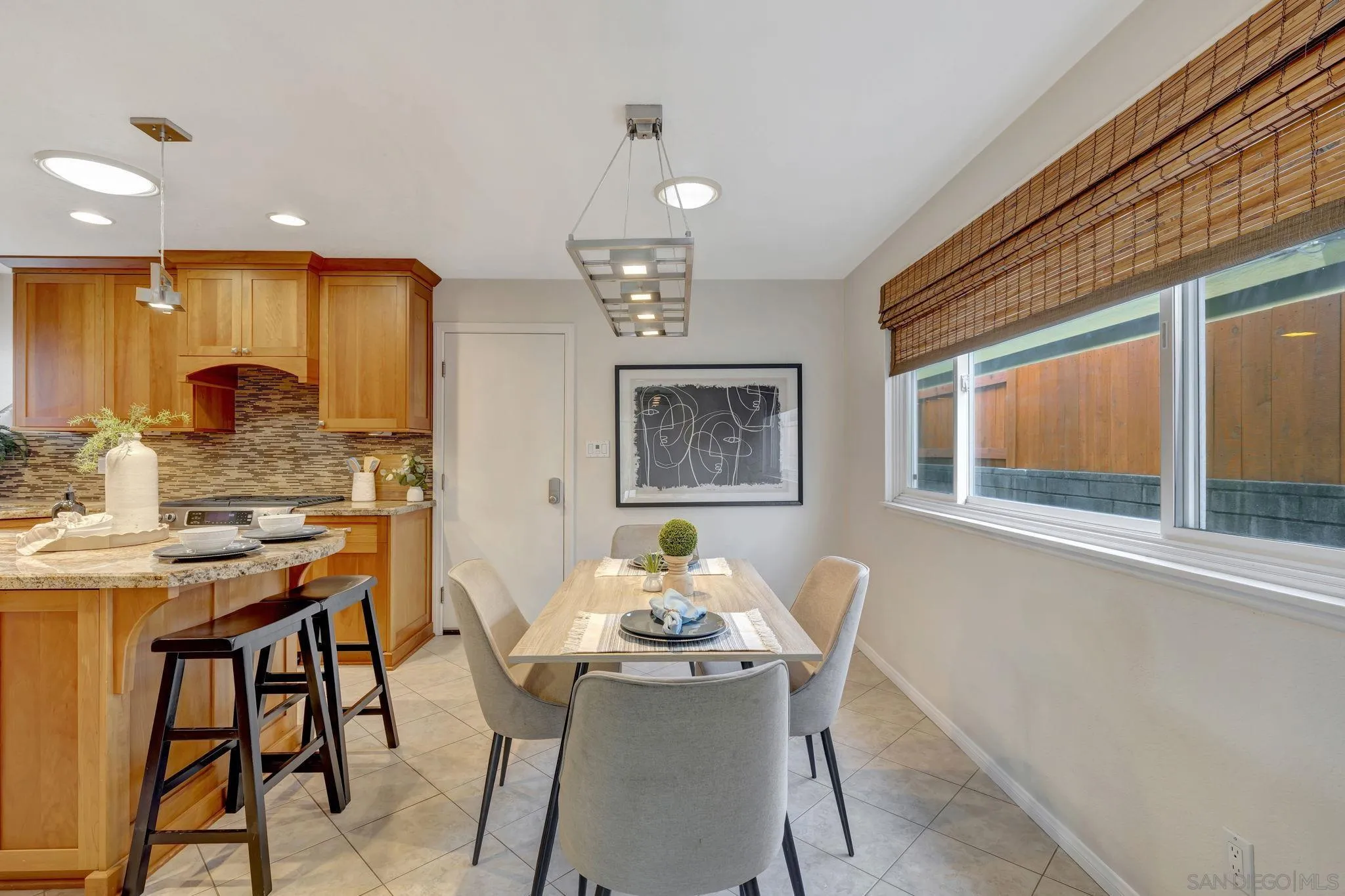 https://cdn.realtyfeed.com/cdn/127/250040349/ced251d89b8e020db8d8bfde09d9ee47.webp