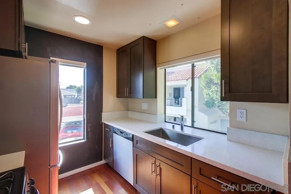 https://cdn.realtyfeed.com/cdn/127/250040355/52d4c502f00a116dbca4bc26c58f9f9b.webp