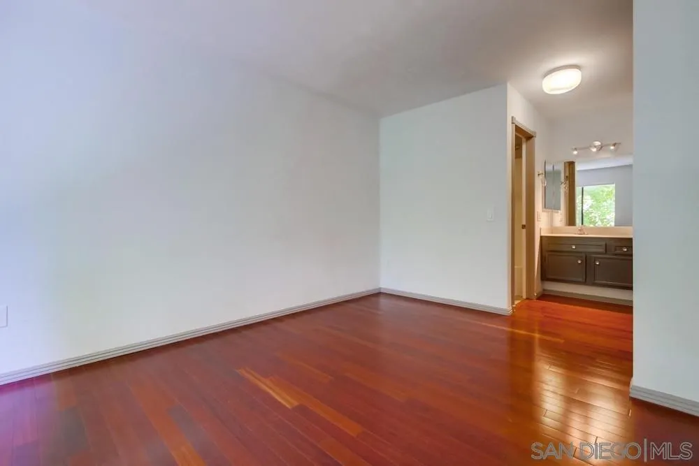 https://cdn.realtyfeed.com/cdn/127/250040355/56ce672f04bdd114d9a21ee84d4a7828.webp