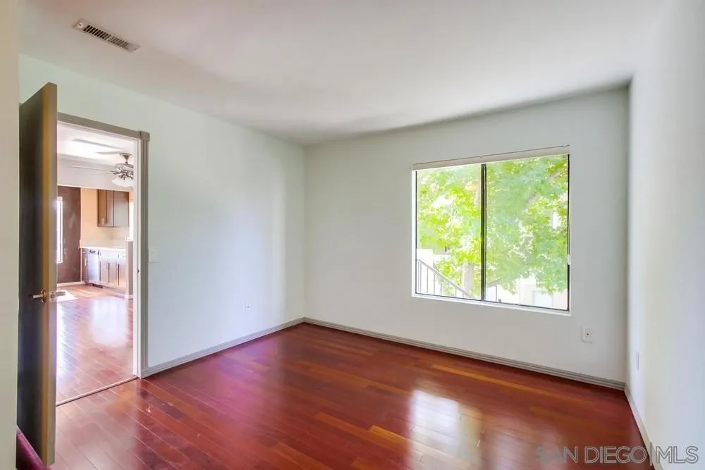 https://cdn.realtyfeed.com/cdn/127/250040355/93959c12f6a0d68183aa3c5318f483f5.webp