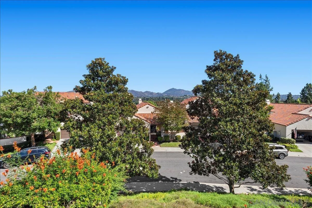 https://cdn.realtyfeed.com/cdn/127/250040358/db7fbdf35c32fd451f4d0f8055baf1f2.webp